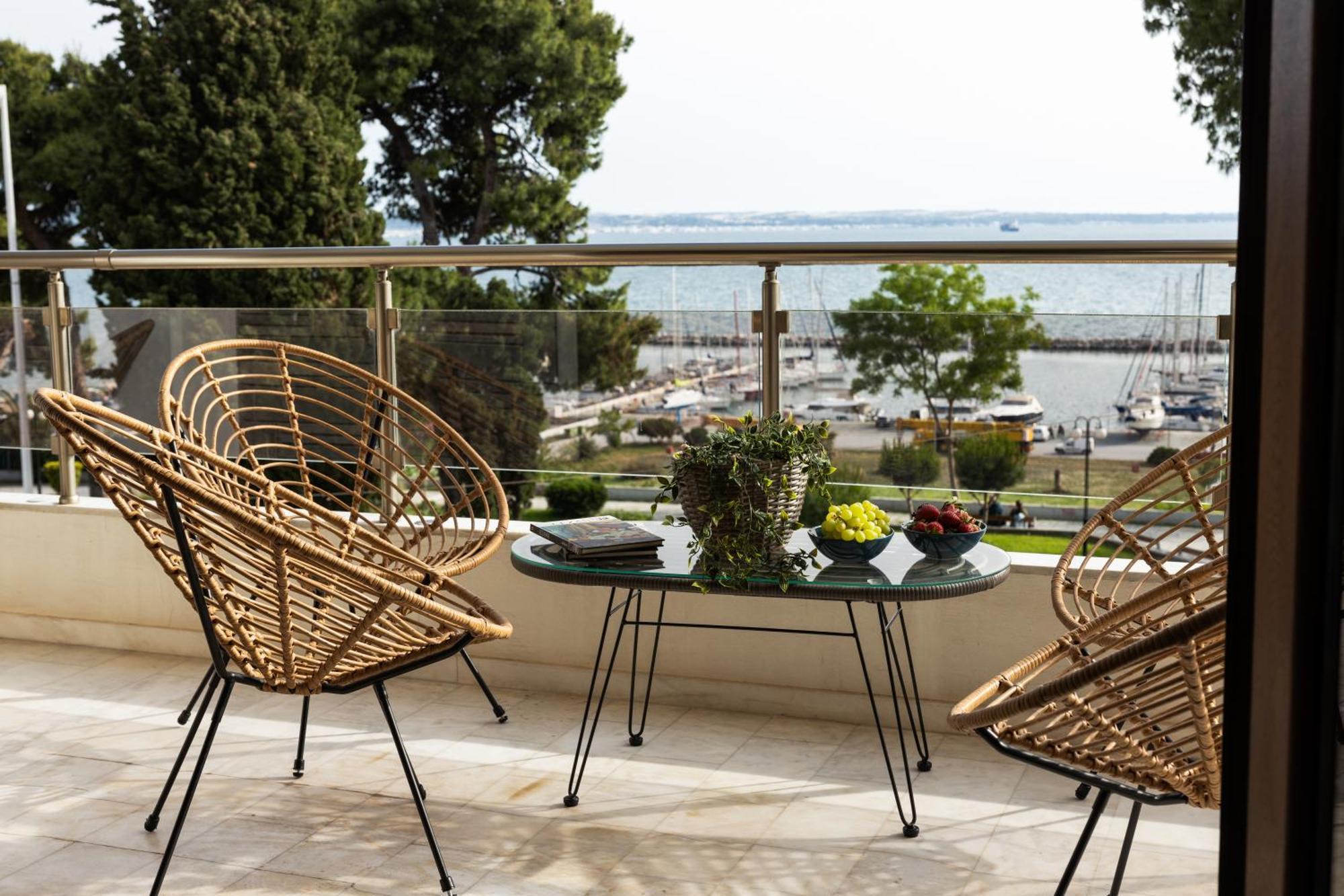 Champagne Sea View Apartment By Binobi! テッサロニキ エクステリア 写真