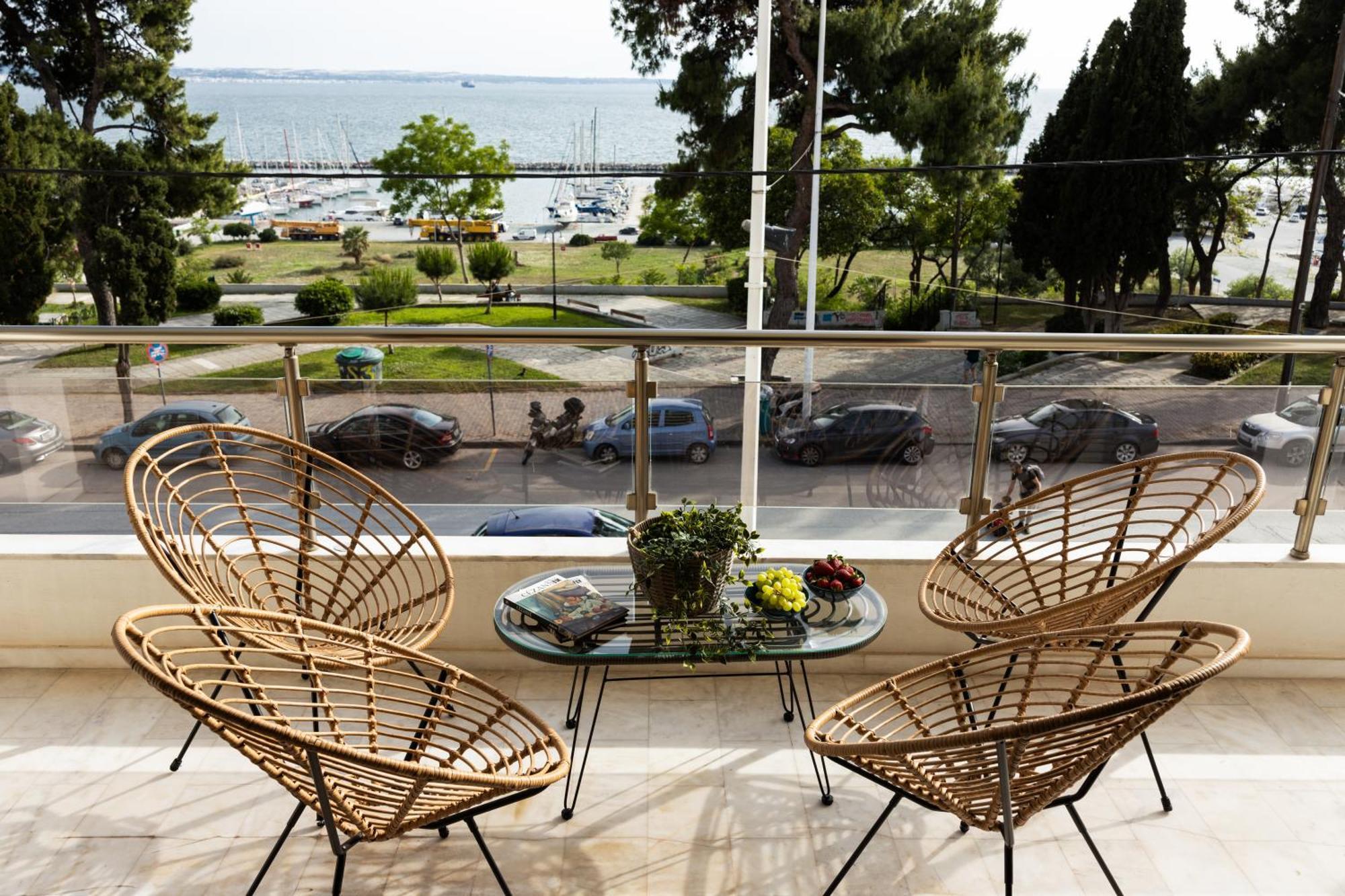 Champagne Sea View Apartment By Binobi! テッサロニキ エクステリア 写真