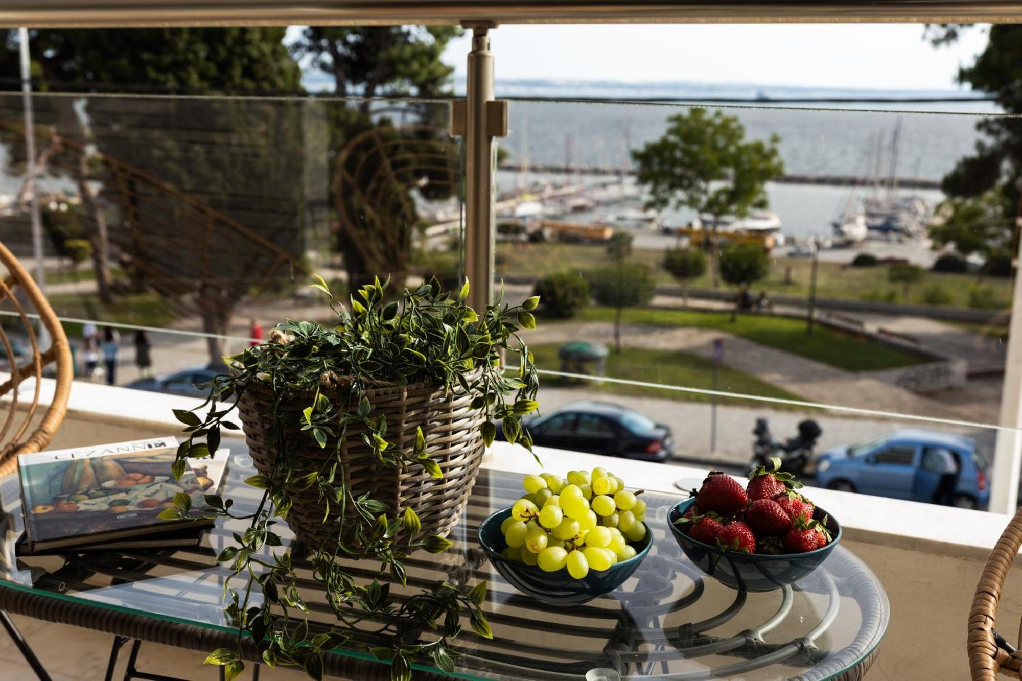 Champagne Sea View Apartment By Binobi! テッサロニキ エクステリア 写真